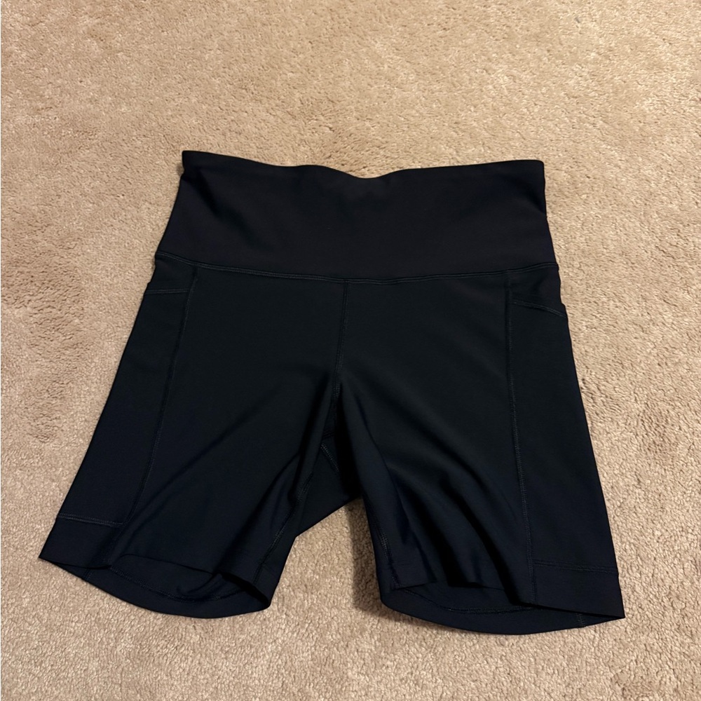 Old Navy Women's Black Bike Shorts 6”